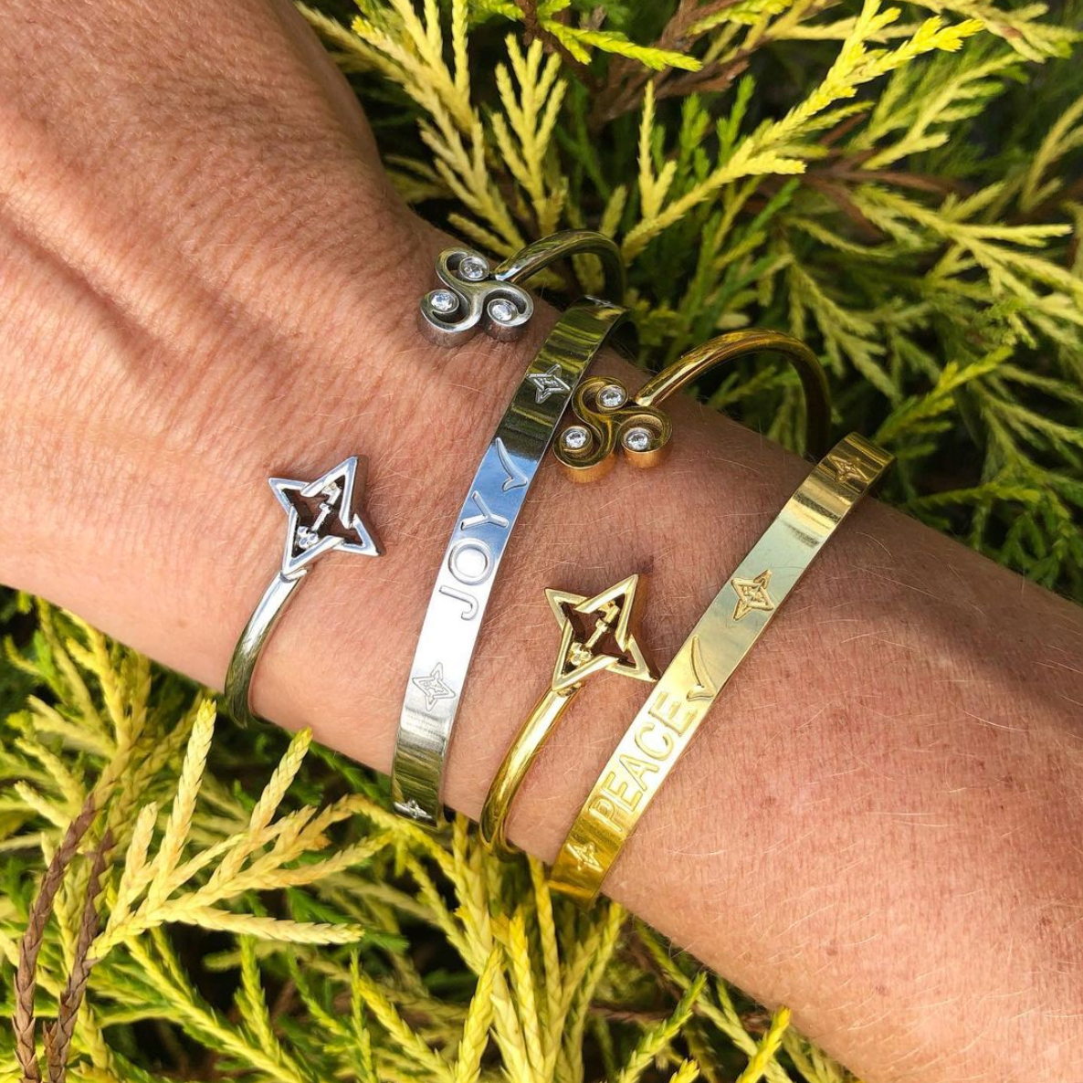 VALENCIA KEY Gratitude Bracelet Gold Tone