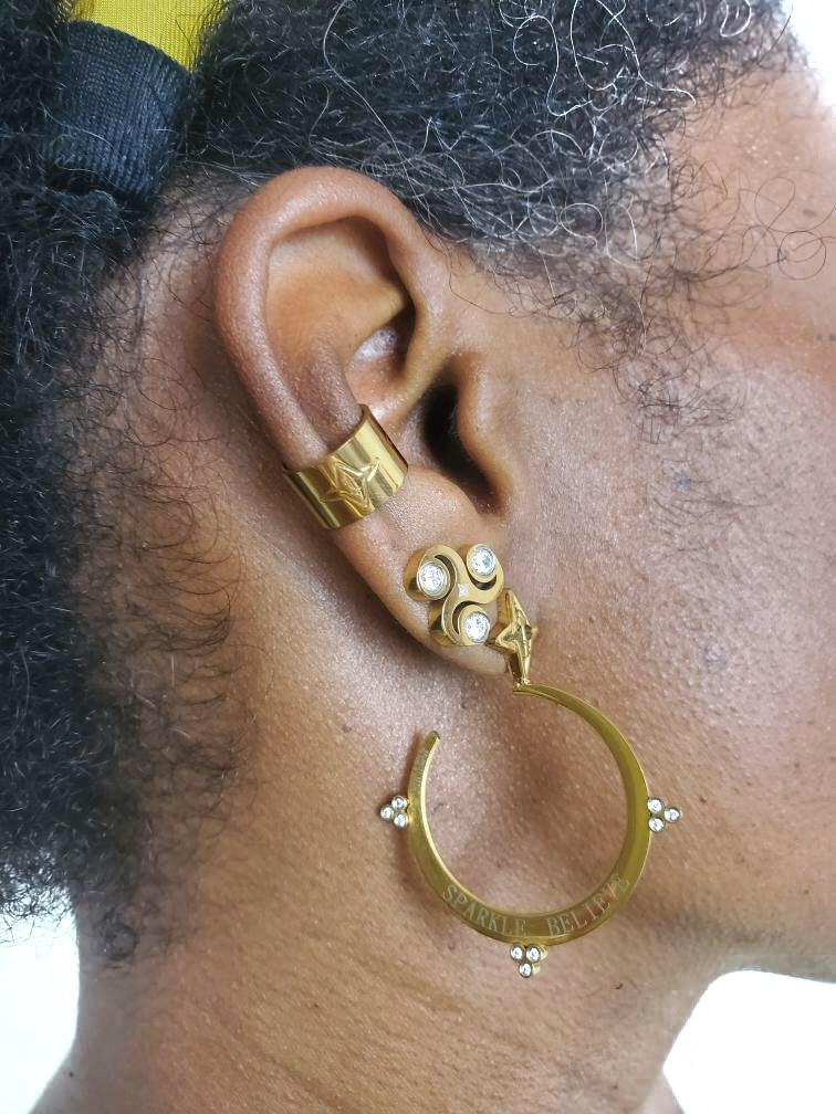 VALENCIA KEY Sleek Ear Cuff Gold Tone