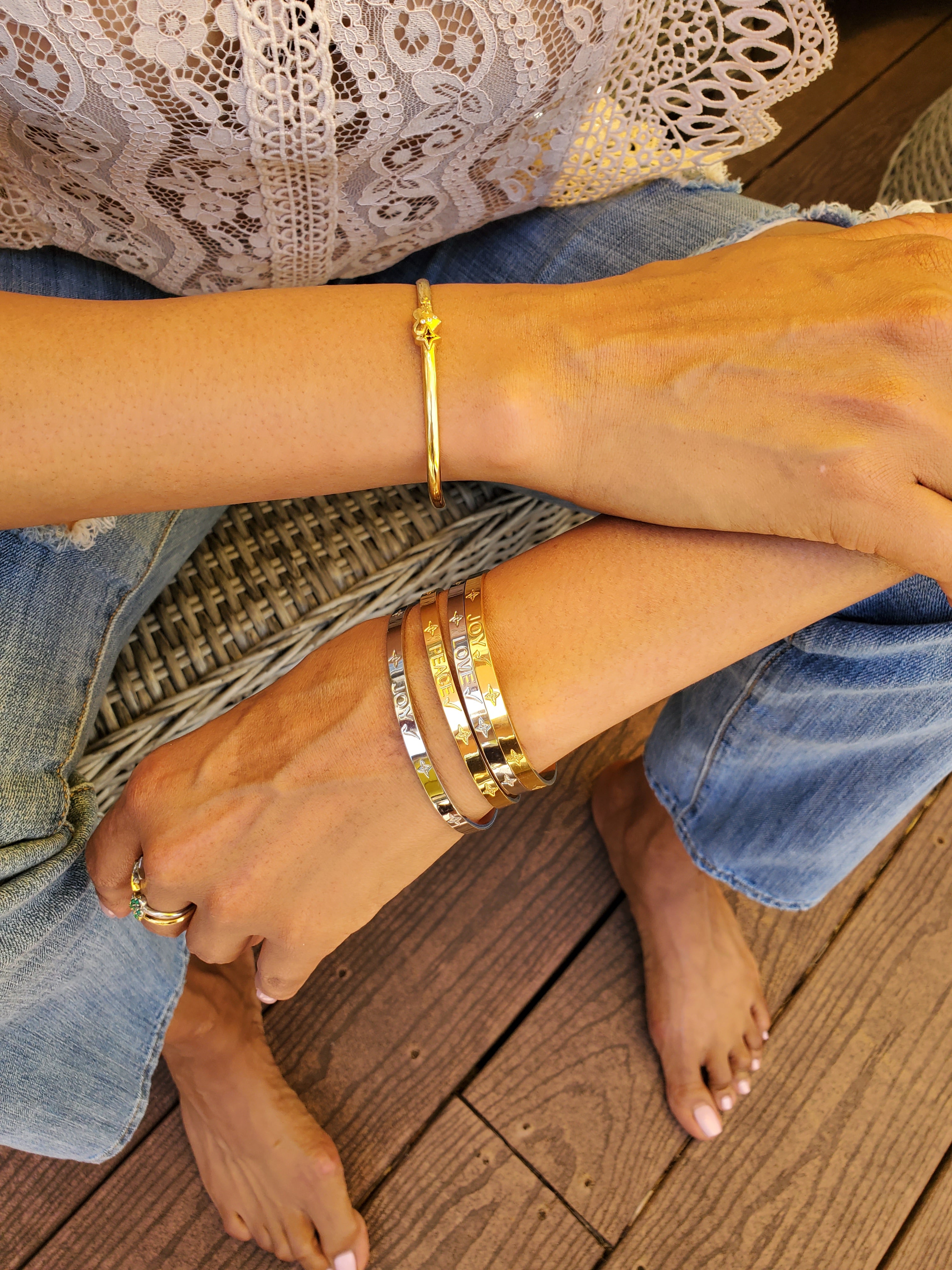 Bracelets that link wrist and fingers gain cachet as jewelry pieces
